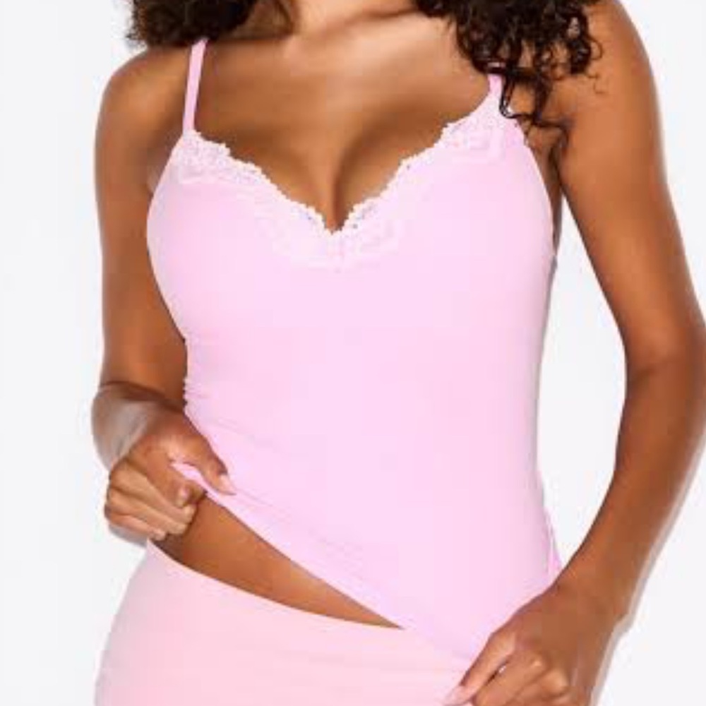 Skims Push Up Bubblegum Tank